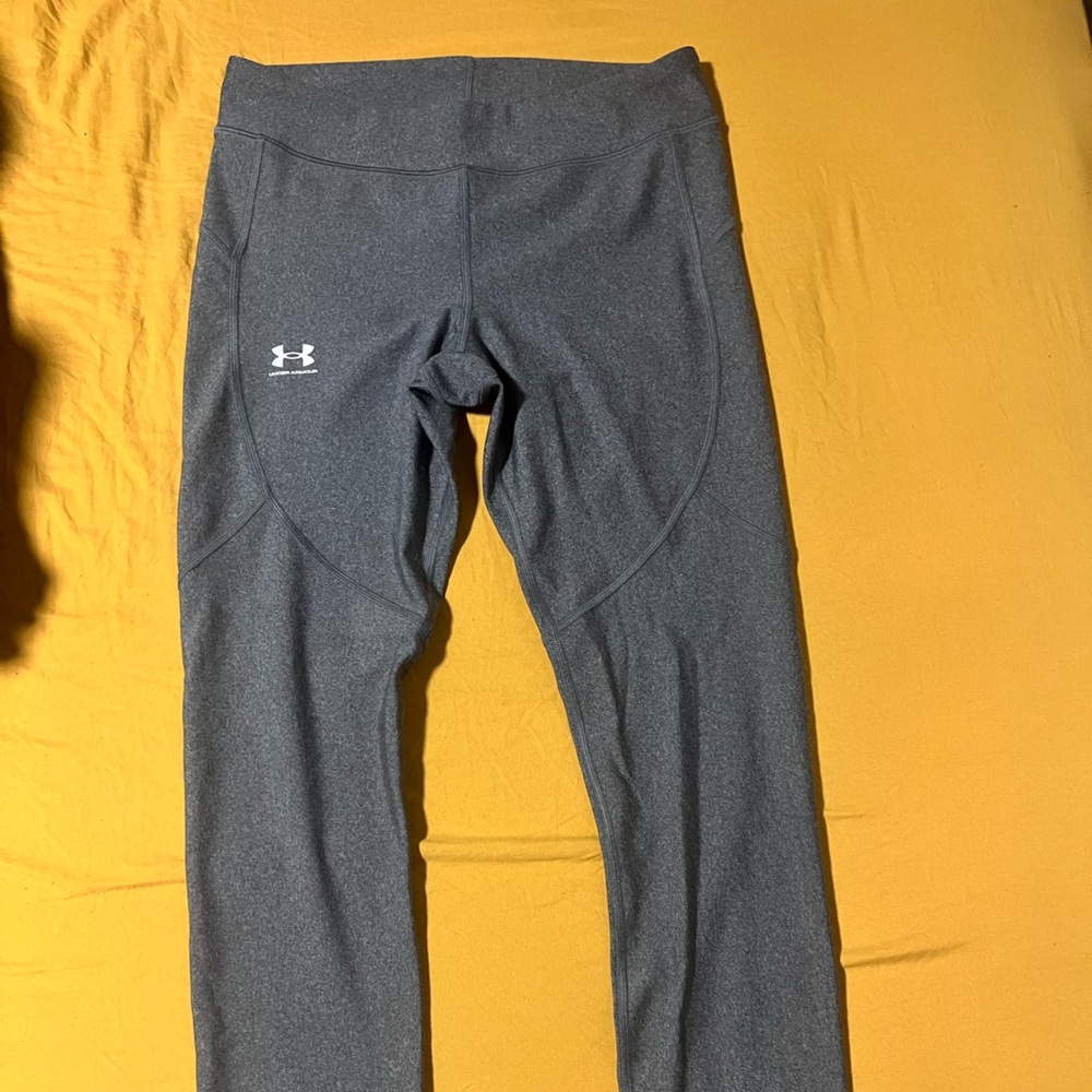 Under Armour size medium compression leggings